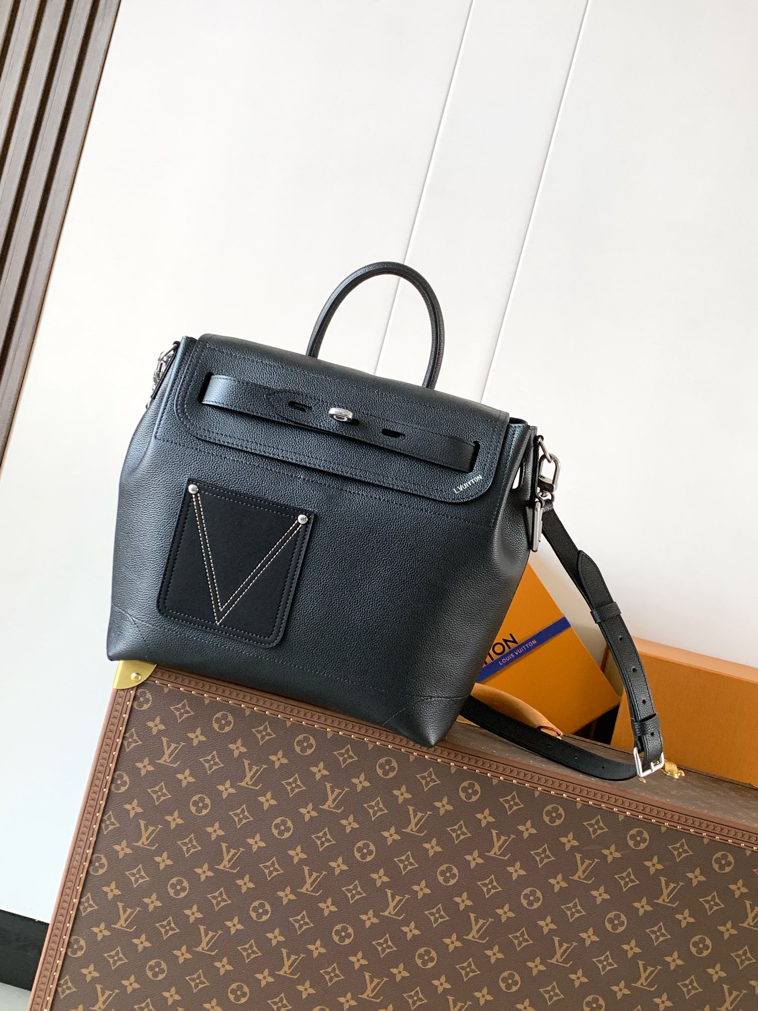 Louis Vuitton LV Classic Handbag Premium Canvas Model MB163 Top Handle Business Casual Fashion Bag